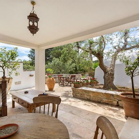 Trullo Il Karrubo Villa Ostuni Luaran gambar
