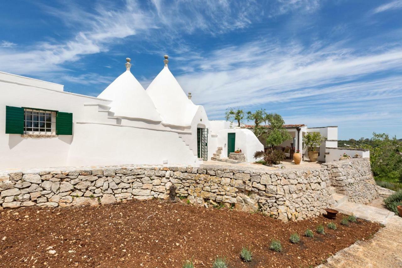 Trullo Il Karrubo Villa Ostuni Luaran gambar