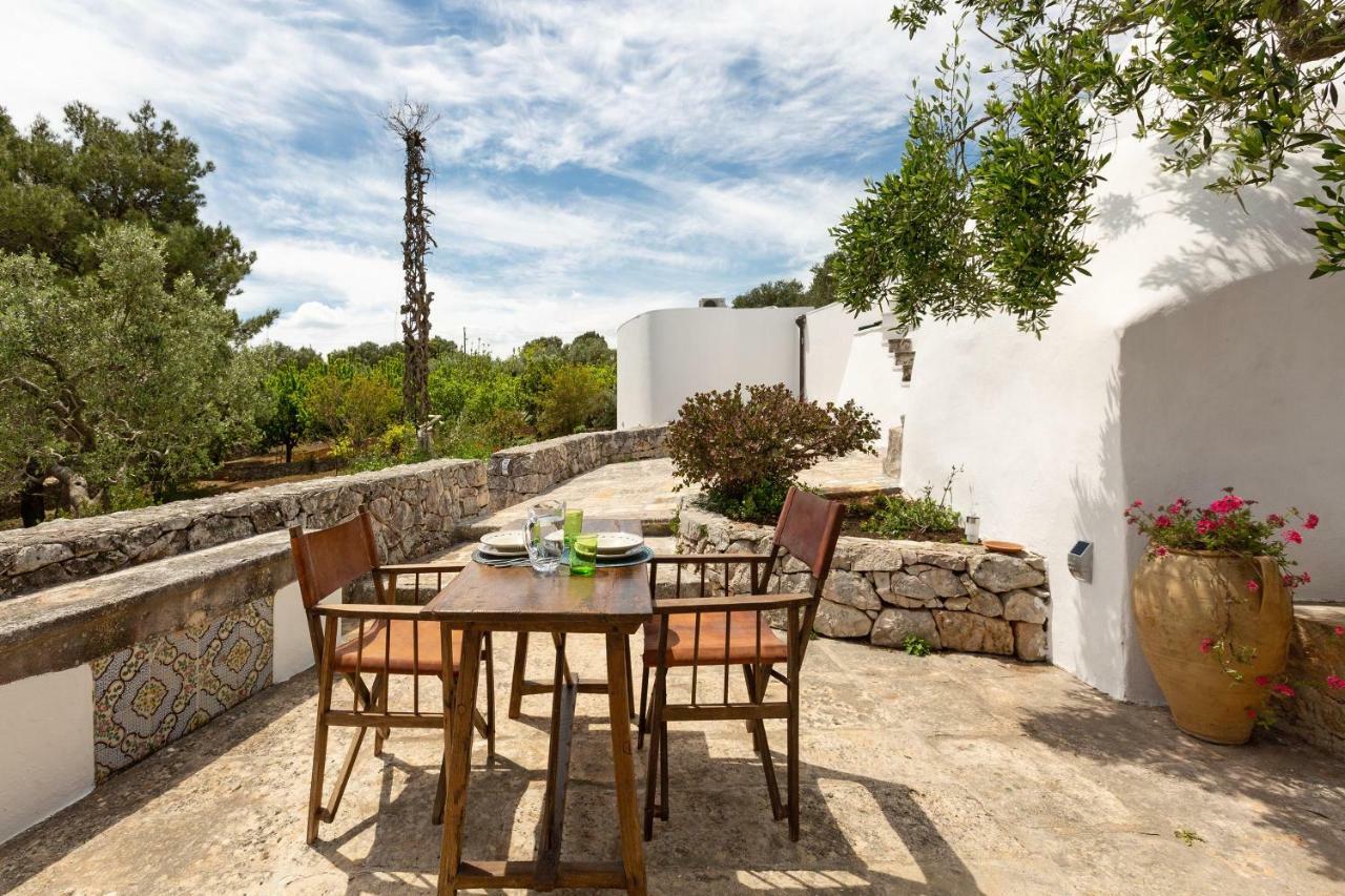 Trullo Il Karrubo Villa Ostuni Luaran gambar