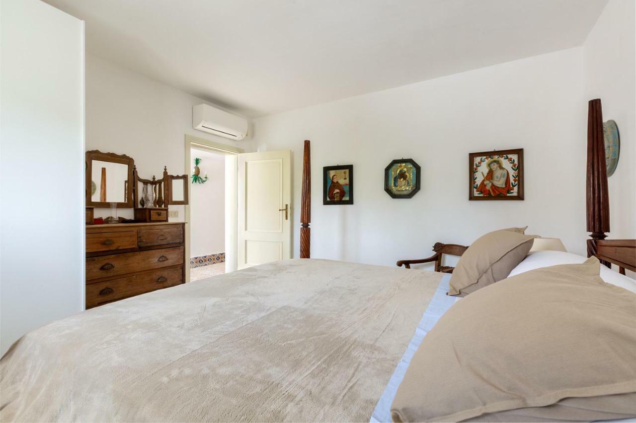 Trullo Il Karrubo Villa Ostuni Luaran gambar