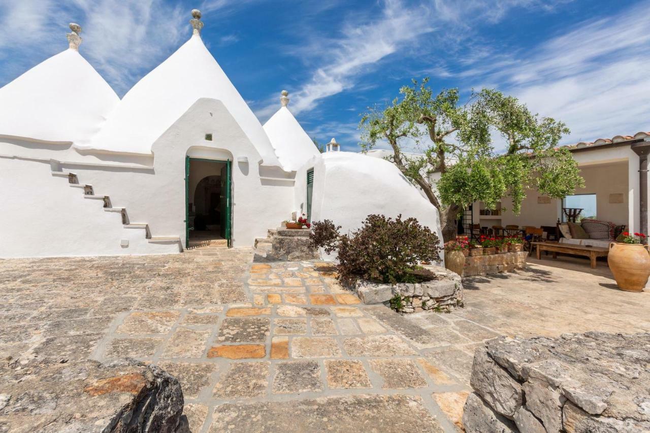Trullo Il Karrubo Villa Ostuni Luaran gambar