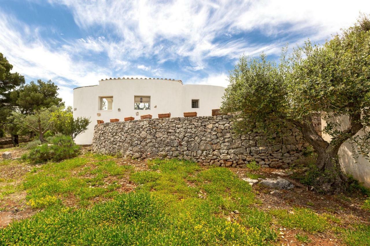 Trullo Il Karrubo Villa Ostuni Luaran gambar